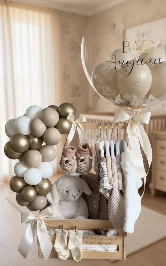 Deluxe Baby Shower Hamper (Unisex)